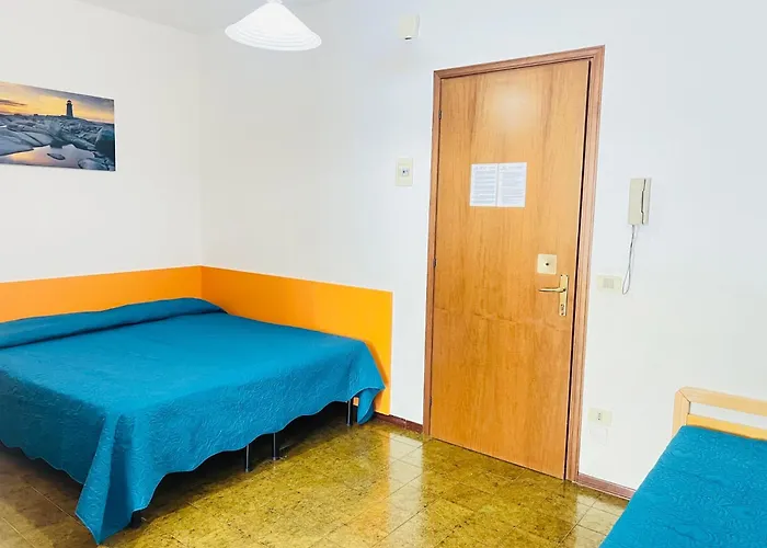 아파트 Comfy In A Charming 비비오네