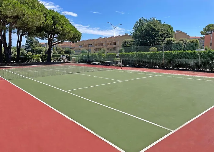 Comfy In A Charming 아파트 *